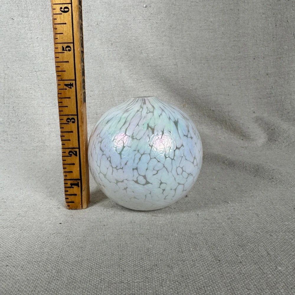 Art Glass Iridescent White Mottled Orb Bud Vase Hand Blown‎ Round small opal